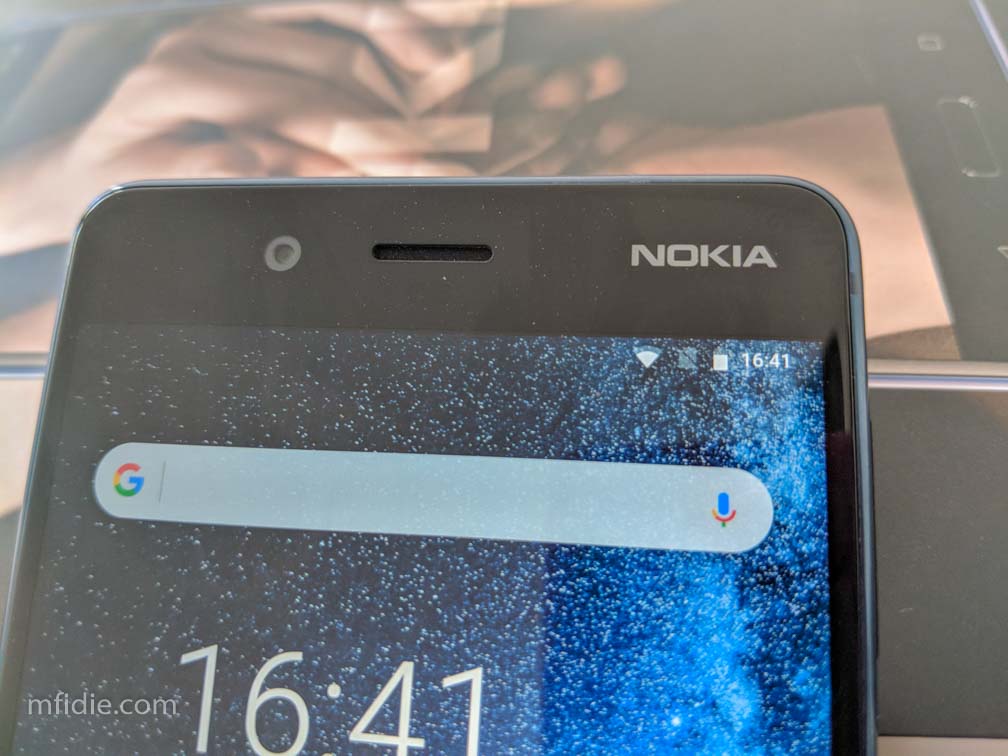 The 13 MP Camera on the Nokia 8 is very noticeable on the front panel.